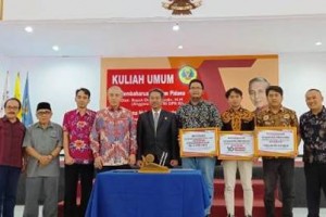 Jajaran FH Uniku dan FHP Law School berfoto bersama usai penandatanganan MoU.